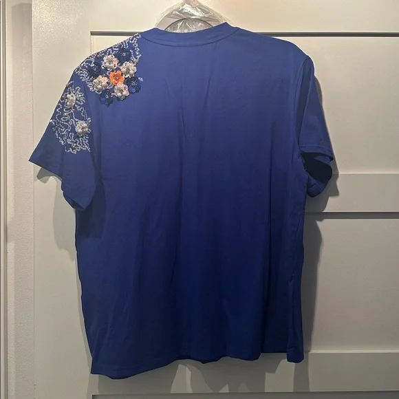 Queen of sparkles game day T-shirt - Picture 2 of 8